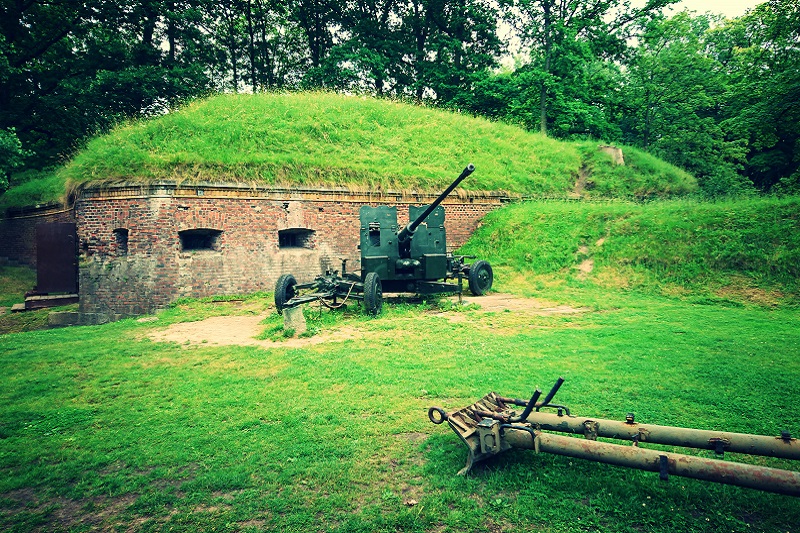 Szlakiem Polskich fortów. Gdzie wybrać się na wakacje?