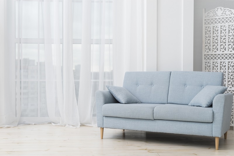 Czyszczenie tapicerki meblowej – czy warto skorzystać z usług warszawskich specjalistów?