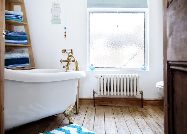 Grzejniki łazienkowe – chrom czy malowanie proszkowe?