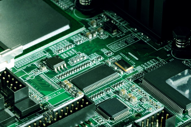 Projektowanie PCB – błędy popełniane przy projektowaniu układu obwodu drukowanego, rodzaje płytek i inne ważne kwestie