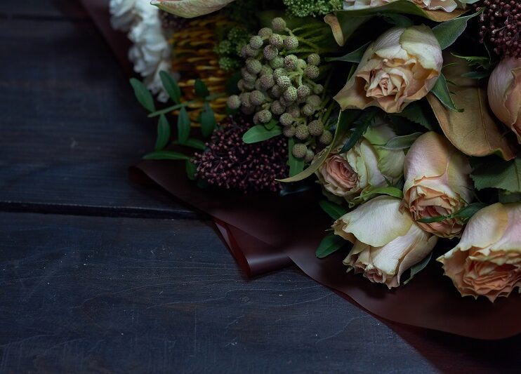 Bukiety kwiatów i wiązanki na każdą okazję – jakie kwiaty wybrać?