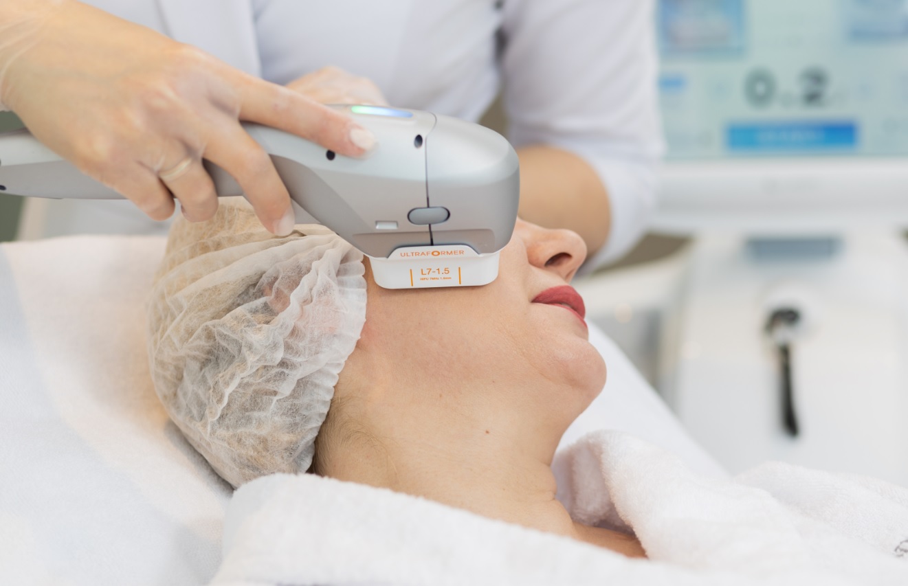 Zabieg ultraformer HIFU – innowacyjny lifting